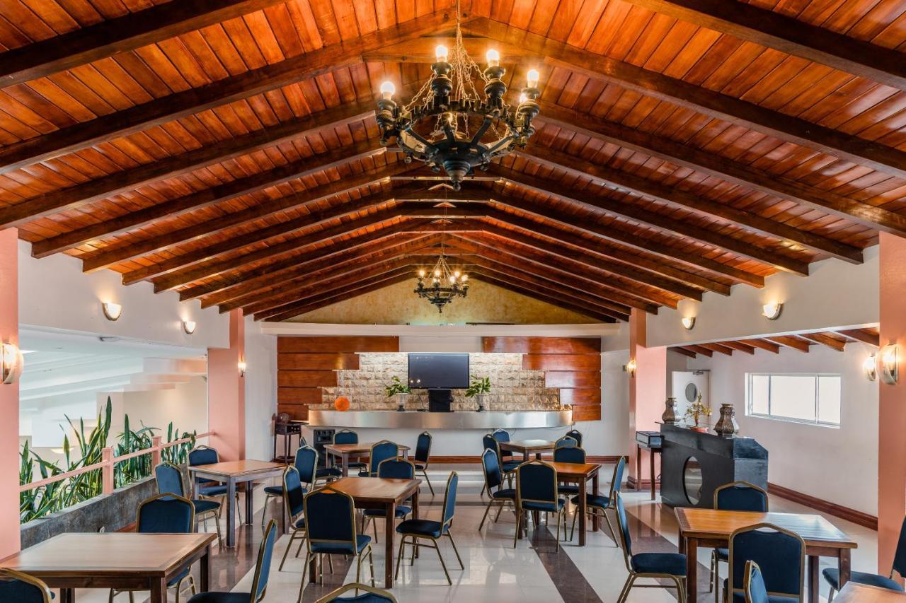 Hotel Libertador Loja Dış mekan fotoğraf
