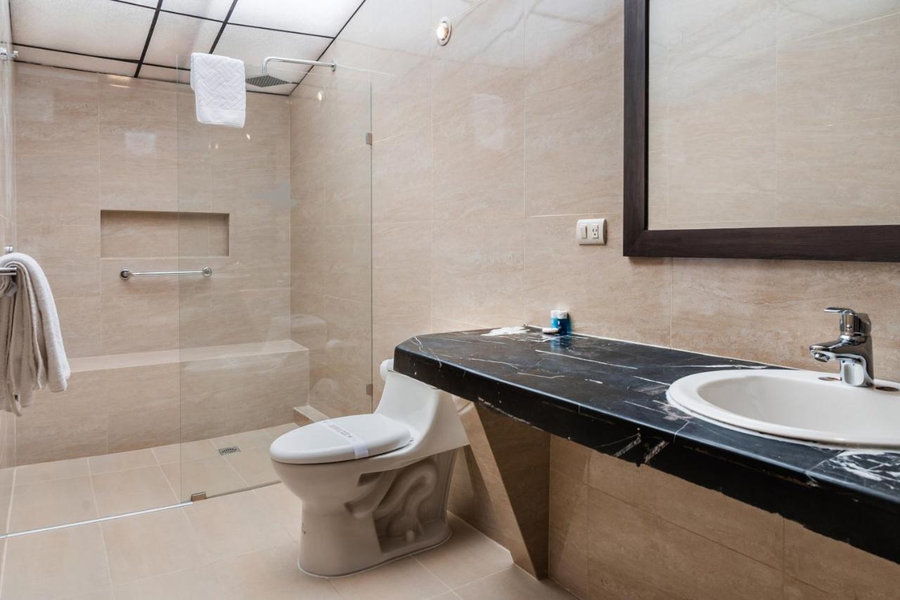 Hotel Libertador Loja Dış mekan fotoğraf