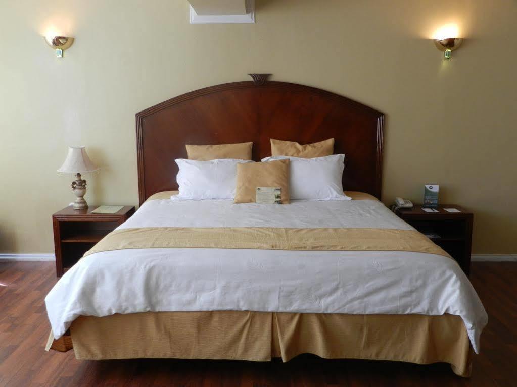 Hotel Libertador Loja Dış mekan fotoğraf