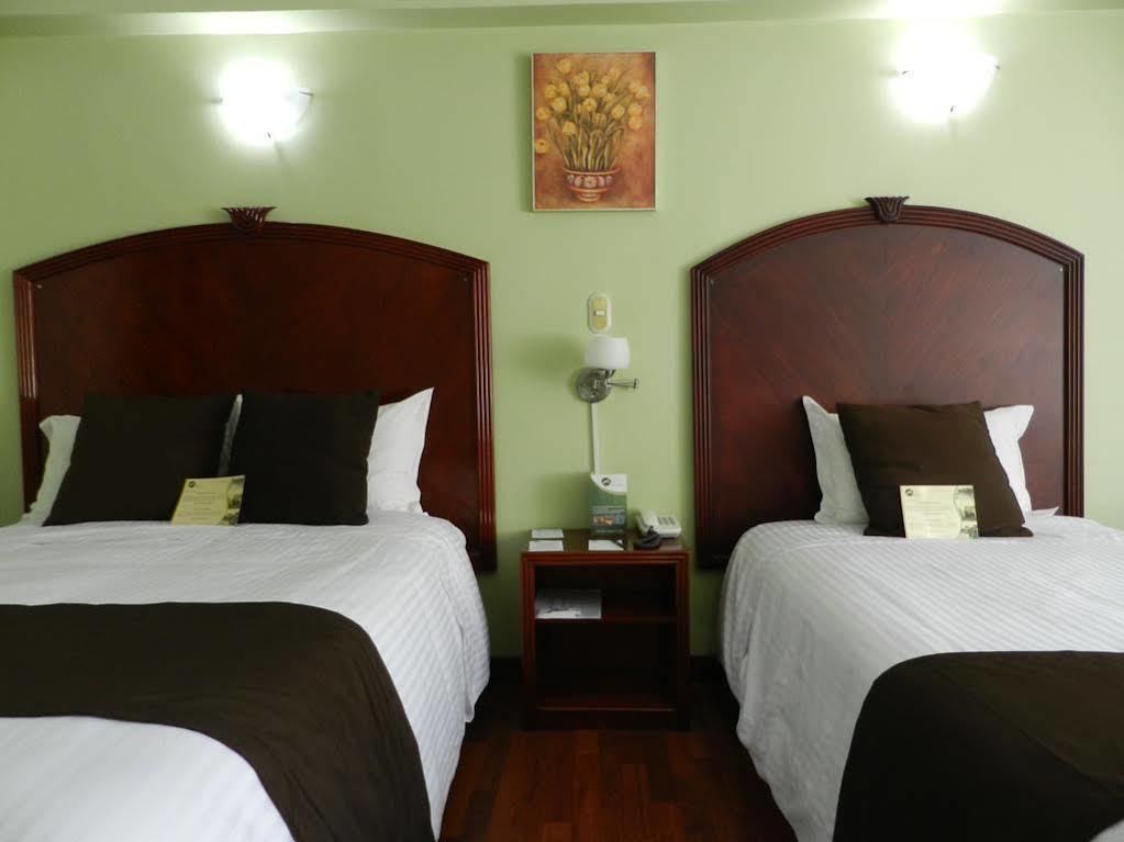 Hotel Libertador Loja Dış mekan fotoğraf