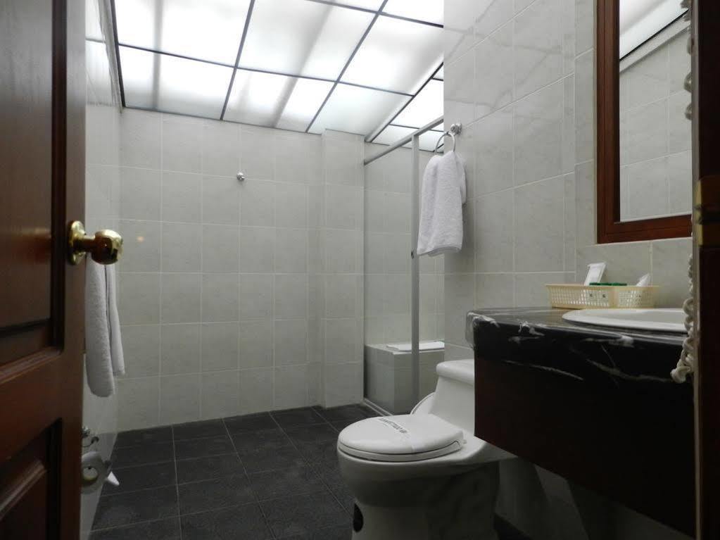 Hotel Libertador Loja Dış mekan fotoğraf